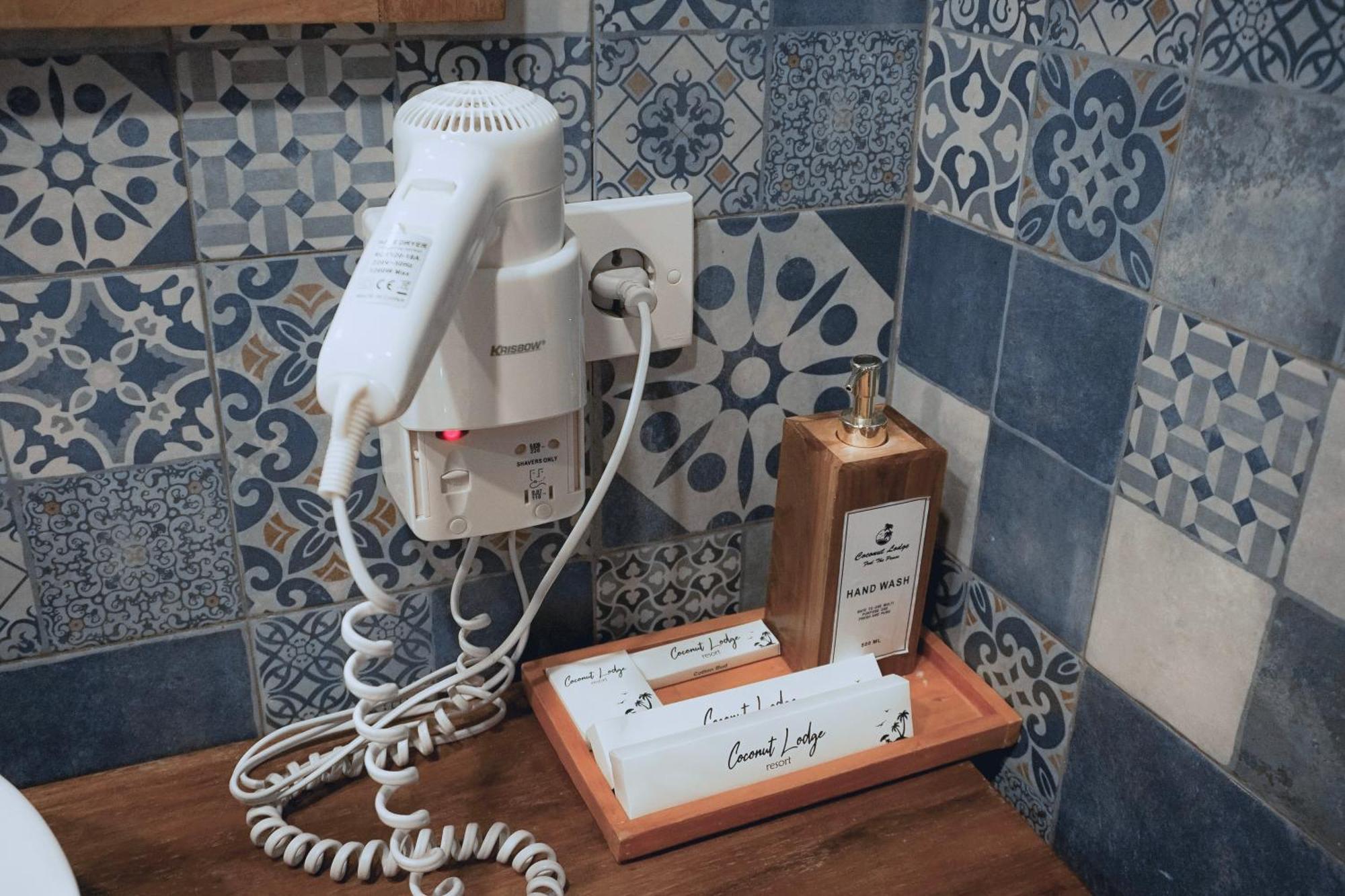 ココナッツ ロッジ ジェパラ 部屋 写真